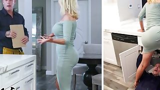 BANGBROS - Nikki Benz Gets Her Pipes Fixed By Plumber Derrick Pierce